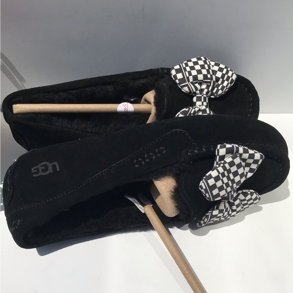 UGG Ansley Checker Bow - Picture 8 of 9